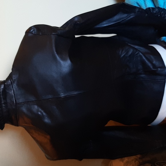 High End Leather Jacket With Tassels - Picture 3 of 4